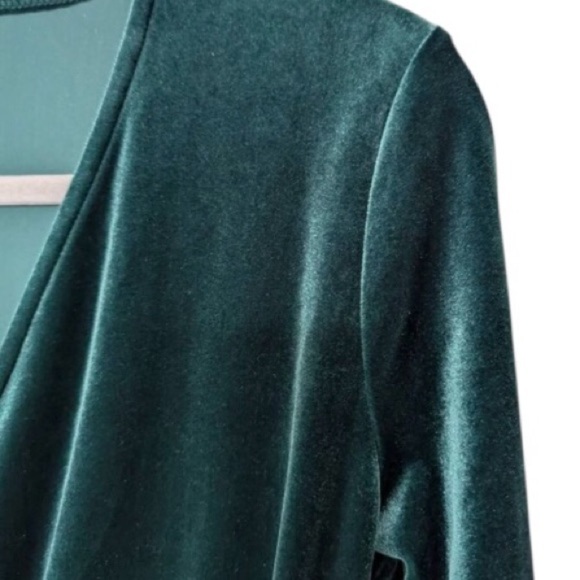 Mixit Teal Velvet Long Sleeve Wrap Top NWOT - Picture 3 of 4